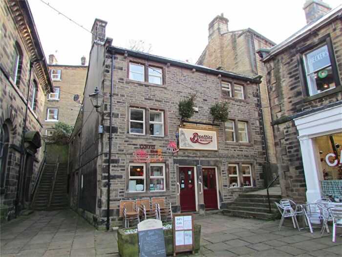 1 Bedroom Flat To Rent In B Towngate, Holmfirth, HD9