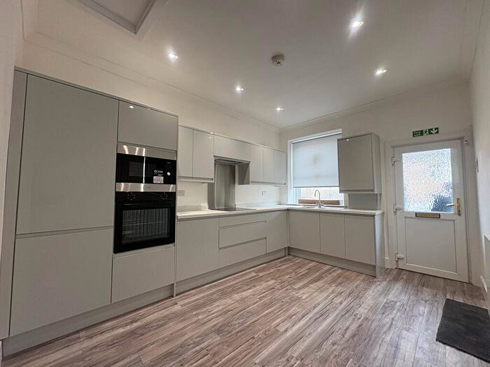 2 Bedroom Flat To Rent In John Street, Porthcawl, CF36