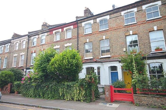 4 Bedroom Terraced House To Rent In Roden Street, Islington, N7