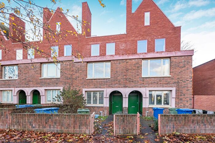 5 Bedroom Terraced House To Rent In Nunhead Green, London, SE15