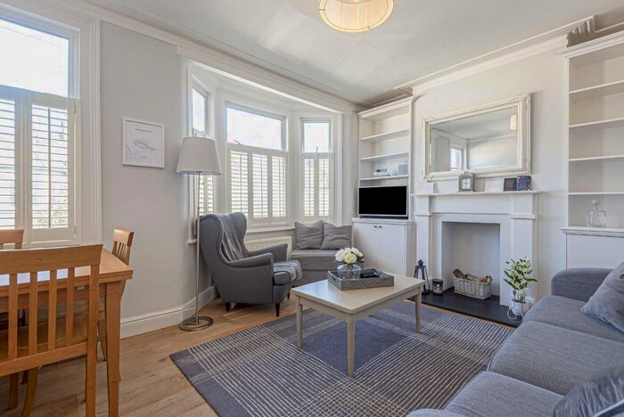 2 Bedroom Flat To Rent In Thorndean Street, London, SW18