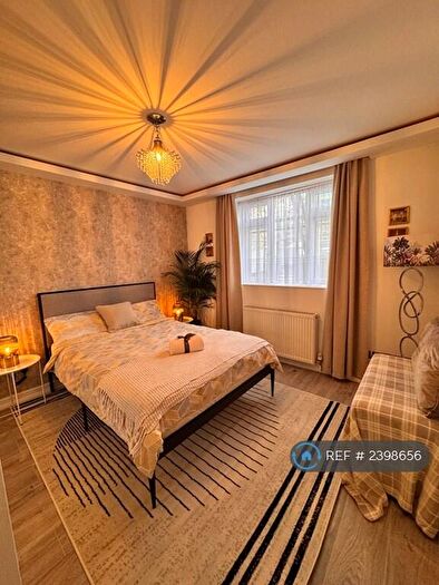 1 Bedroom Flat To Rent In Claybury Broadway, Ilford, IG5