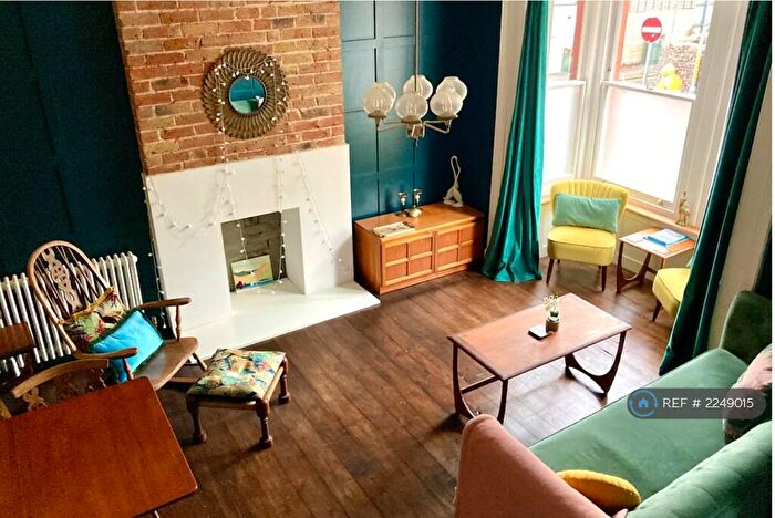 3 Bedroom Semi-Detached House To Rent In Grosvenor Hill, Margate, CT9