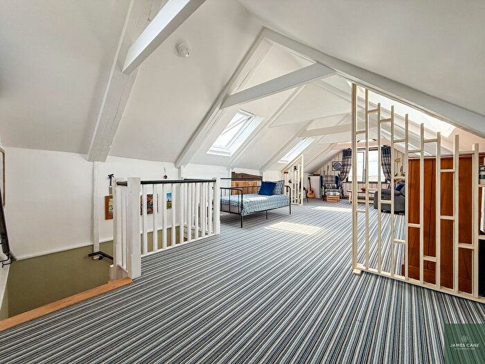 1 Bedroom Barn Conversion For Sale In The Square, Probus, TR2