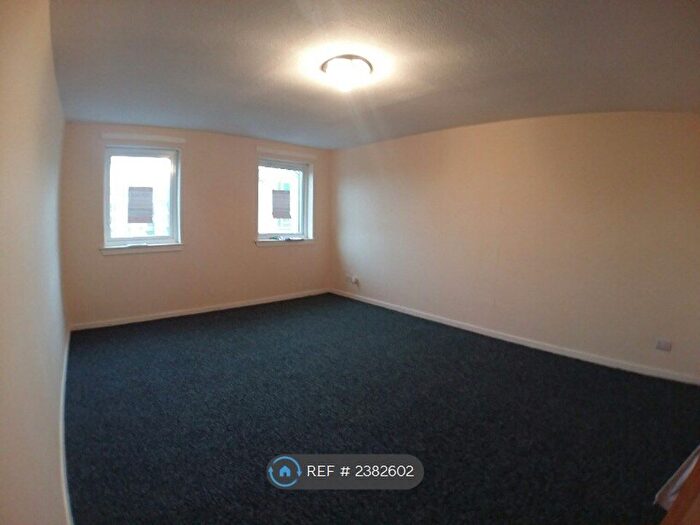 2 Bedroom Flat To Rent In Helenvale Street, Glasgow, G31