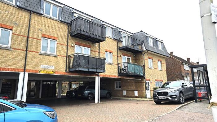 1 Bedroom Apartment To Rent In Manford Way, Chigwell, Essex, IG7
