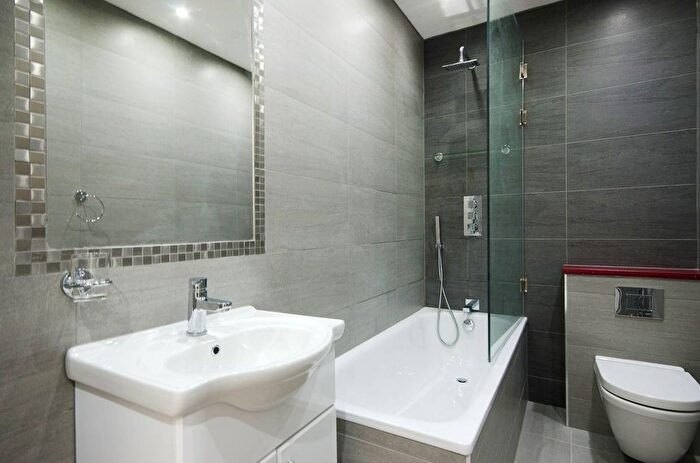 2 Bedroom Flat To Rent In London Road, Wembley, HA9