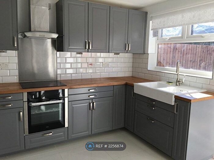 3 Bedroom End Of Terrace House To Rent In Pershore Road, Birmingham, B5