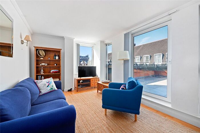 2 Bedroom Flat For Sale In High Holborn, London, WC1V