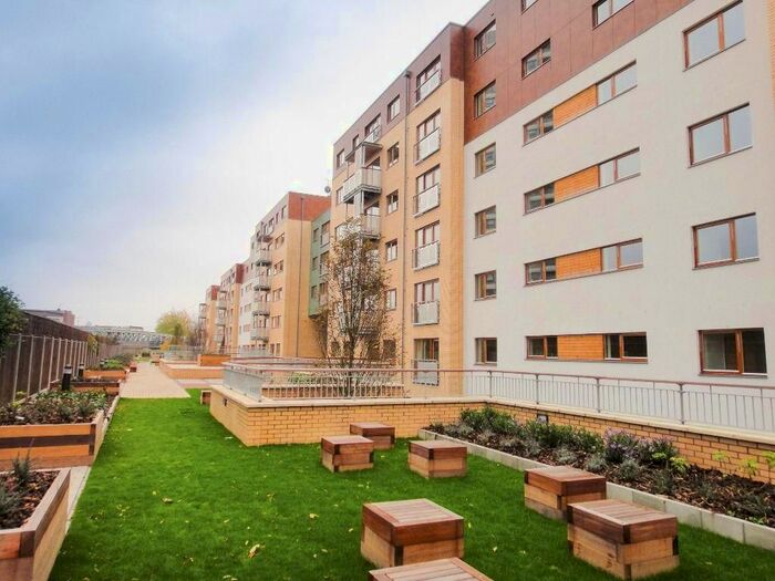 2 Bedroom Flat To Rent In Pryce House, Campbell Road, Mile End, Bow, London, E3