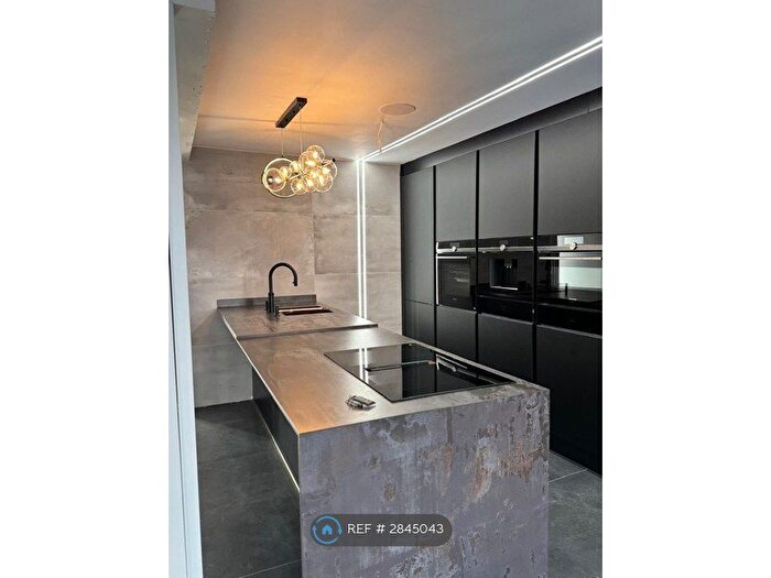 2 Bedroom Flat To Rent In Royal Arch, Birmingham, B1