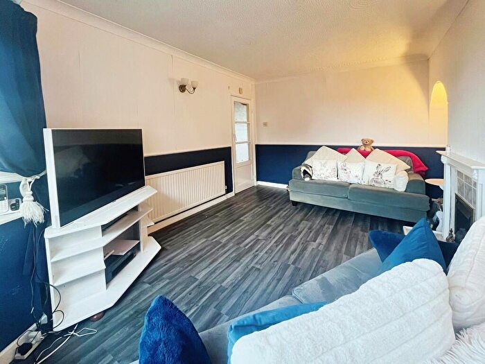 3 Bedroom End Of Terrace House For Sale In Leighton Close, Great Barr, B43