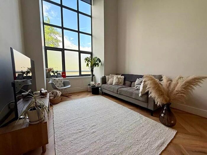 2 Bedroom Apartment For Sale In Pollard Street, Manchester, M4