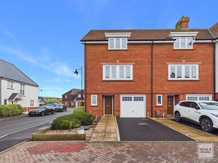 4 Bedroom End Of Terrace House For Sale In Morris Square, Bognor Regis, PO21
