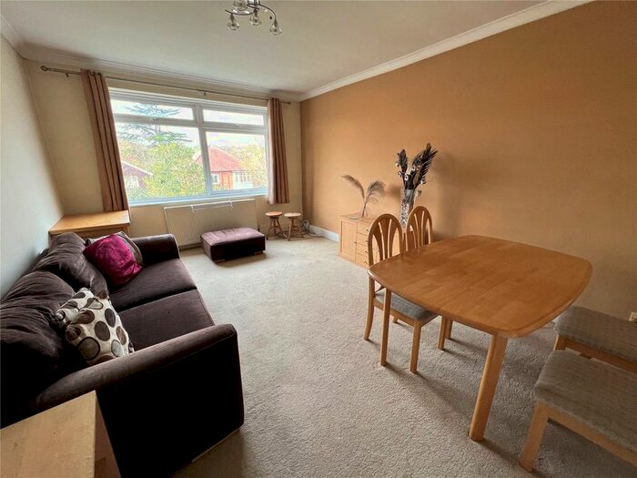 2 Bedroom Flat To Rent In Acorn Court, Maidstone Road, London, N11