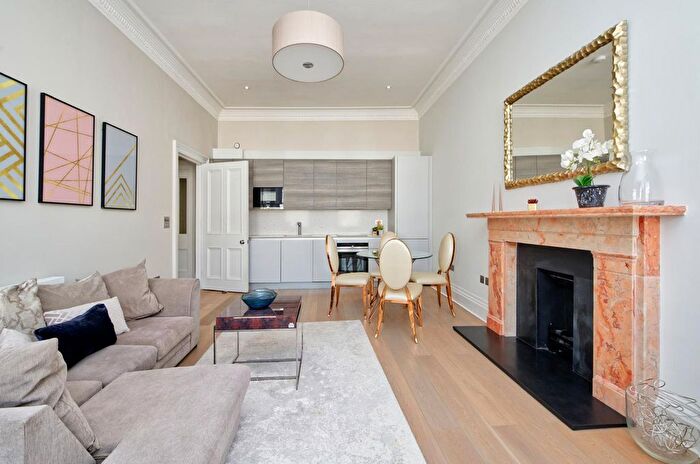 2 Bedroom Flat To Rent In Queen's Gate Terrace, London, SW7