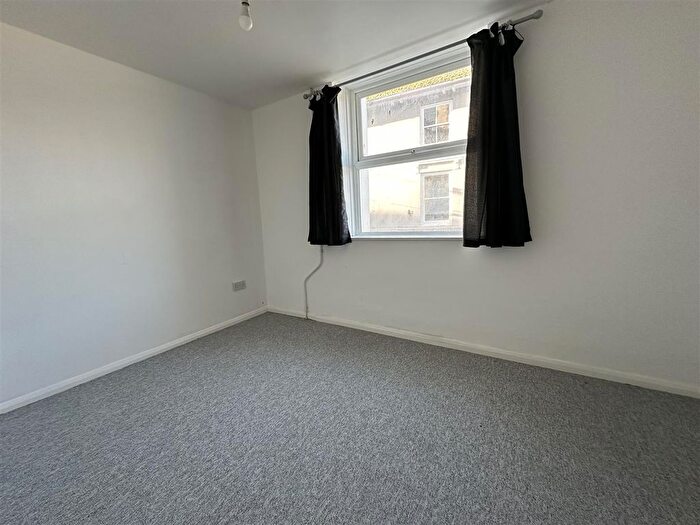 2 Bedroom Flat To Rent In Fore Street, Brixham, TQ5