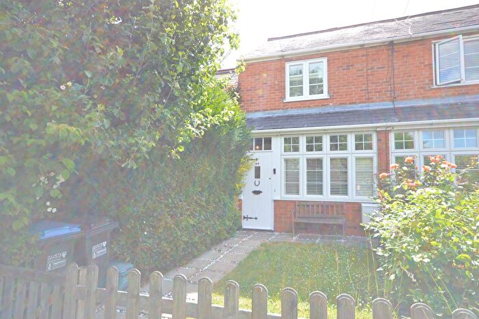 2 Bedroom Cottage To Rent In College Lane, Hatfield, AL10