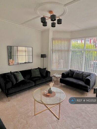 4 Bedroom Semi-Detached House To Rent In Cliff Crescent, Salford, M7