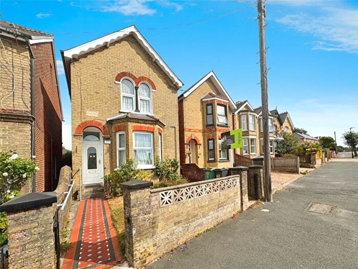 4 Bedroom Detached House For Sale In Adelaide Grove, East Cowes, Isle Of Wight, PO32