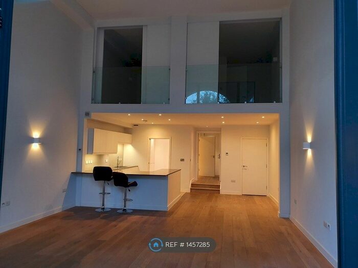 2 Bedroom Flat To Rent In Lofthaus Apartments, Romford, RM1