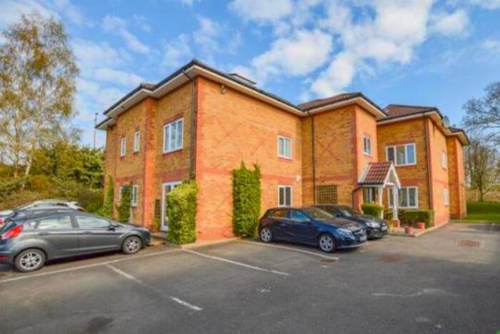1 Bedroom Apartment To Rent In Oakwood Road, Bricket Wood, St. Albans, AL2