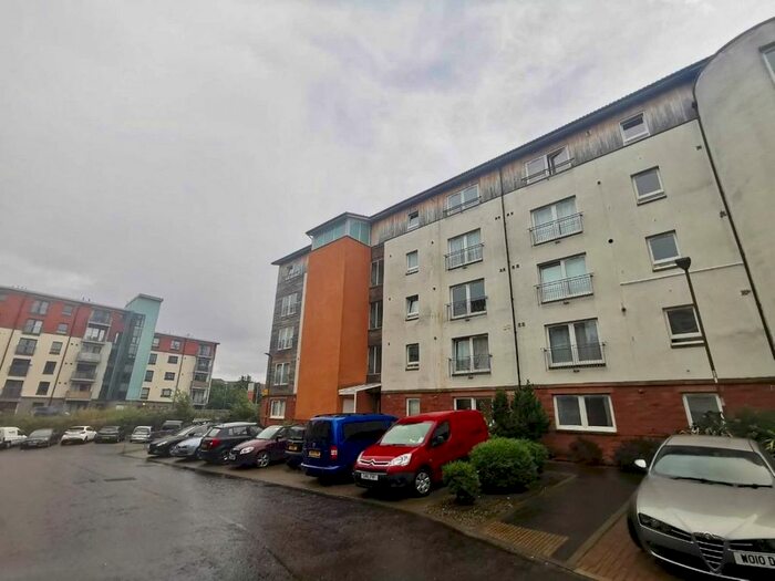 2 Bedroom Flat To Rent In Albion Gardens, Edinburgh, Midlothian, EH7