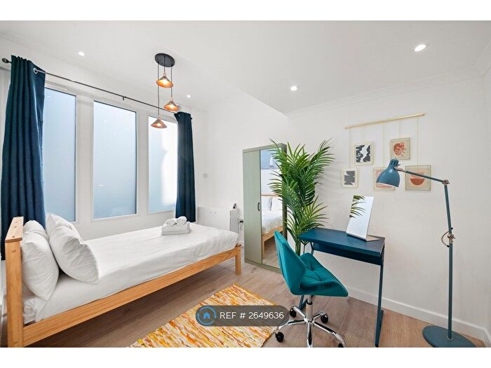 1 Bedroom Flat To Rent In Blackheath, London, SE10