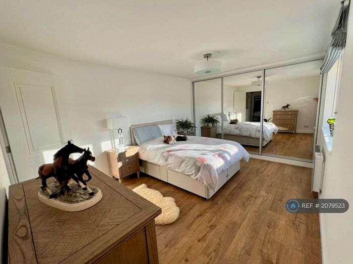 1 Bedroom Flat To Rent In Basevi Way, London, SE8