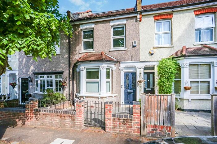 4 Bedroom Terraced House For Sale In Mellows Road, Wallington, SM6