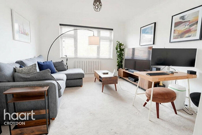 2 Bedroom Flat To Rent In Warham Road, South Croydon, CR2