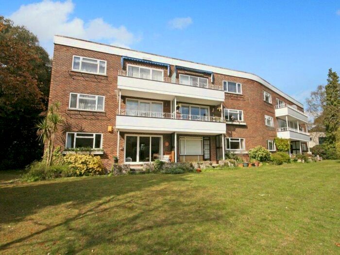 2 Bedroom Flat To Rent In Crichel Mount Road, Evening Hill, Poole, BH14