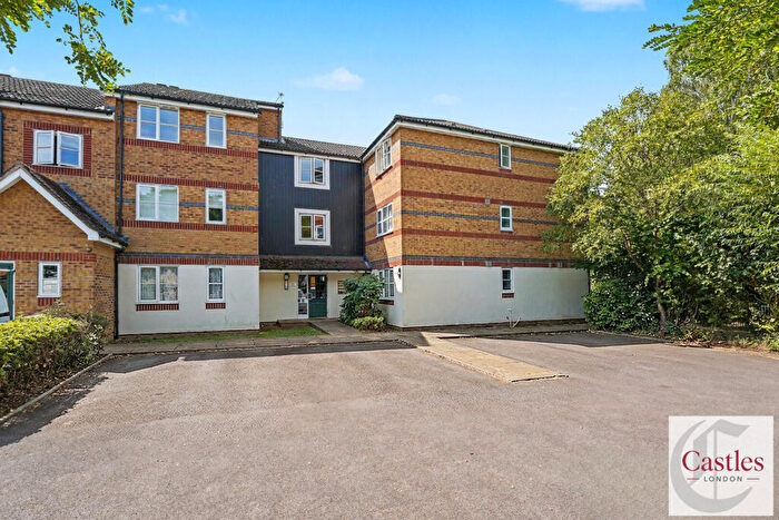 2 Bedroom Flat For Sale In Polsten Mews, Enfield, EN3