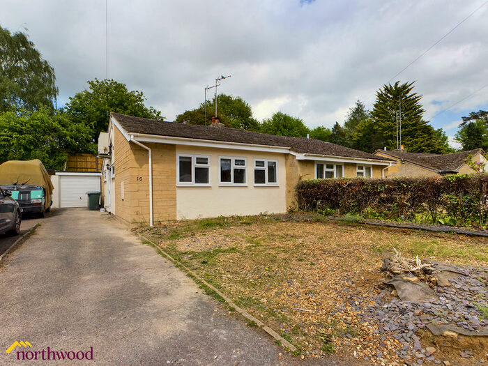 2 Bedroom Semi-Detached Bungalow To Rent In Austins Way, Hook Norton, OX15