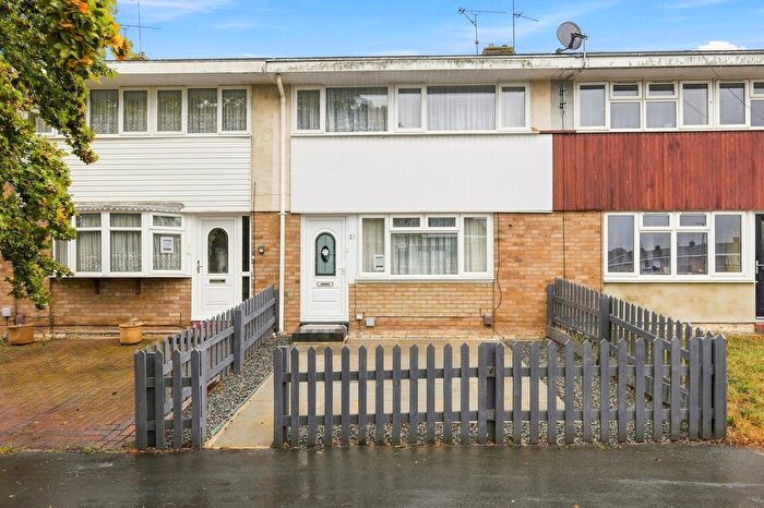 3 Bedroom Terraced House For Sale In Woolmer Green, Basildon, SS15