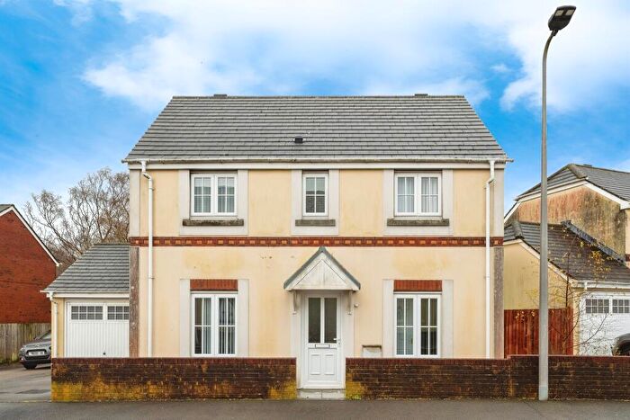 3 Bedroom House To Rent In Heol Islwyn, Fforestfach, Swansea, SA5