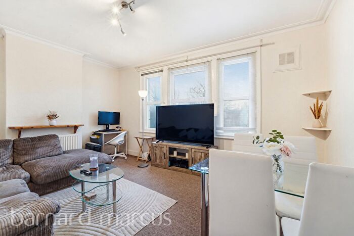 1 Bedroom Flat To Rent In Approach Road, London, SW20