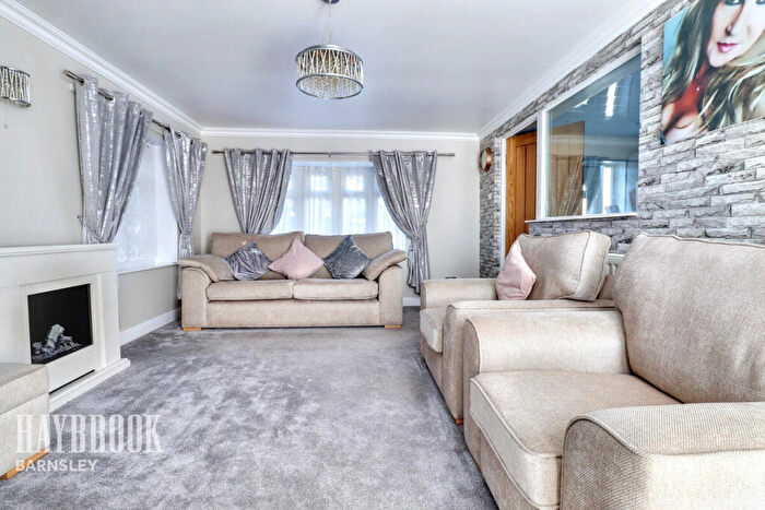 3 Bedroom Bungalow For Sale In Pontefract Road, Lundwood, S71