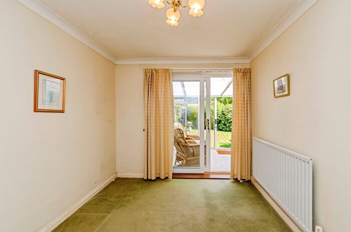 2 Bedroom Semi-Detached Bungalow For Sale In Belmont Avenue, Cannock, WS11