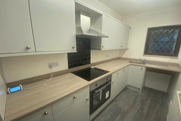 2 Bedroom Property To Rent In North Road, Chesterfield S43