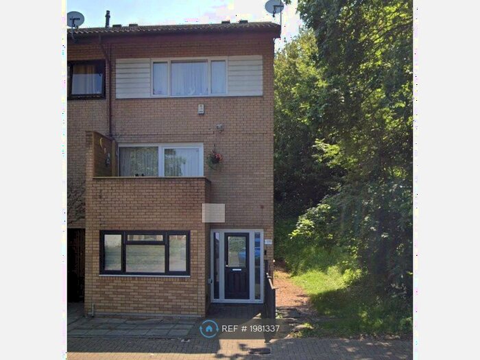 Studio To Rent In Mullen Avenue, Downs Barn, Milton Keynes, MK14