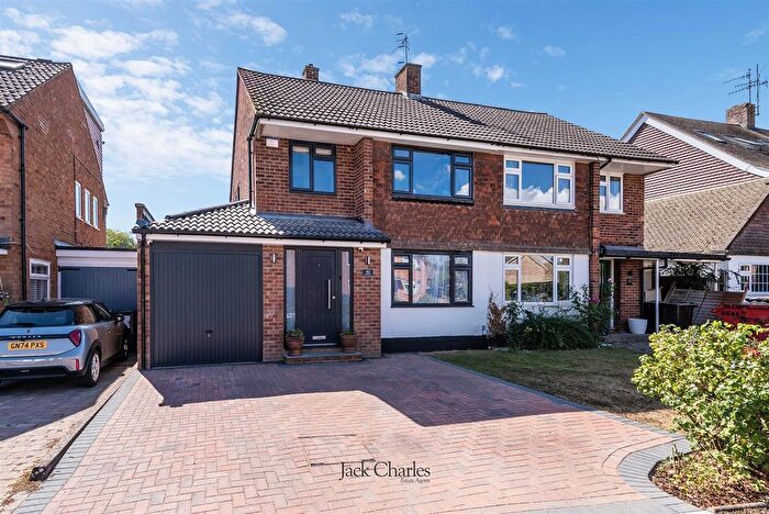3 Bedroom Semi Detached House For Sale In Willow Lea, Tonbridge, TN10