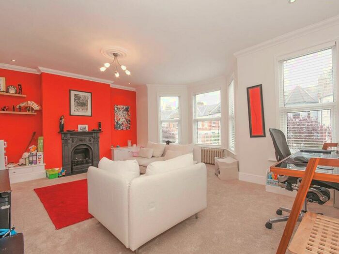 2 Bedroom Flat To Rent In Victoria Road, N22