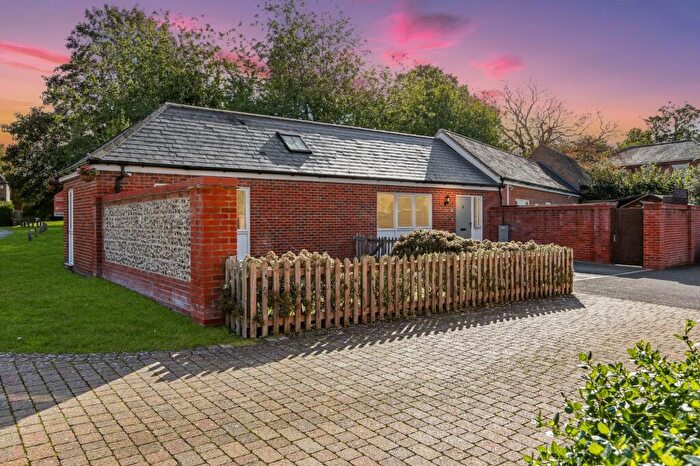 2 Bedroom Detached Bungalow For Sale In Ringbourne Copse, Barton Stacey, SO21