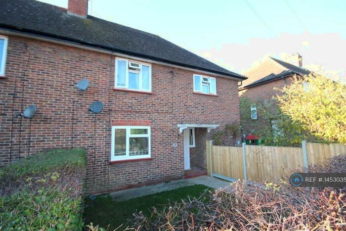 1 Bedroom Maisonette To Rent In Foxburrows Avenue, Guildford, GU2