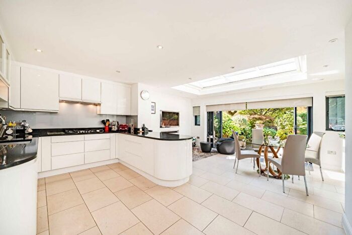 4 Bedroom Property For Sale In Somerset Square, West Kensington, W14