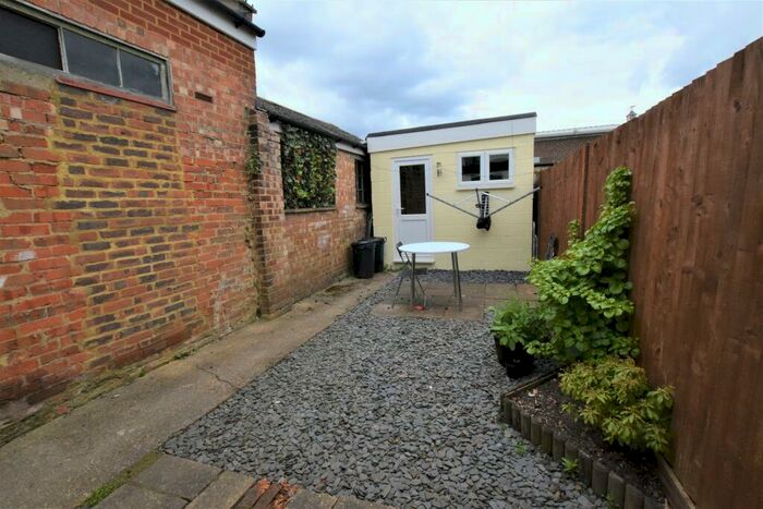 2 Bedroom End Of Terrace House To Rent In Half Moon Street, Bagshot, GU19