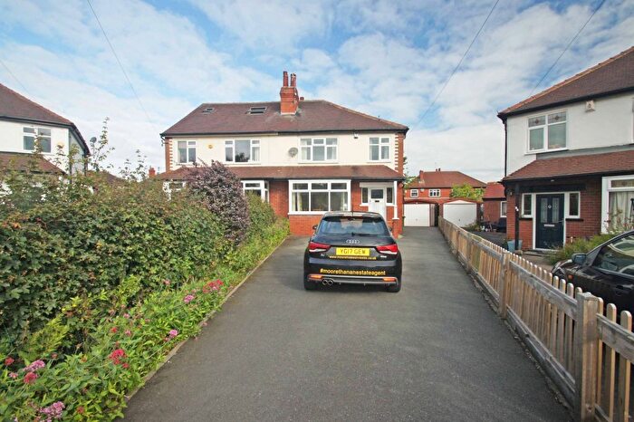 4 Bedroom Semi-Detached House To Rent In Dennistead Crescent, Headingley, Leeds, LS6