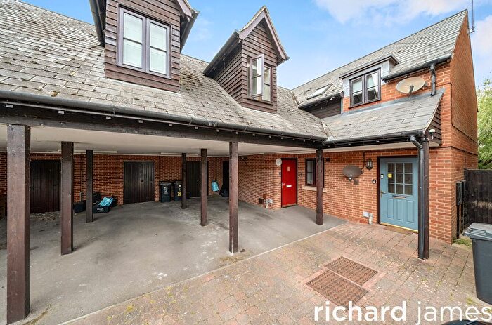 2 Bedroom Flat For Sale In Oakhurst, Swindon, SN25
