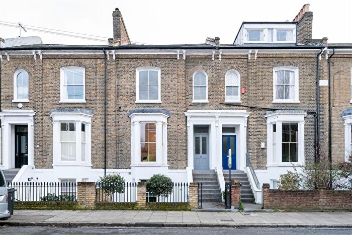 2 Bedroom Flat For Sale In Forest Road, Hackney, E8